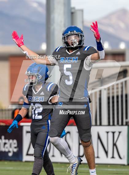 Thumbnail 3 in Water Canyon vs Rich (UHSAA 8-player Semifinal) photogallery.