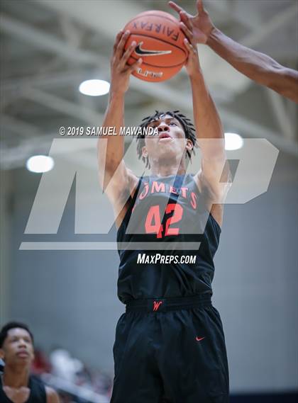 Thumbnail 2 in Fairfax vs Westchester (CIF LACS Open Division Finals) photogallery.