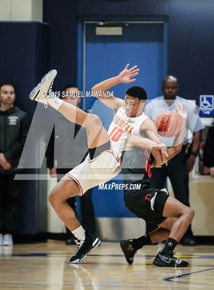 Thumbnail 3 in Fairfax vs Westchester (CIF LACS Open Division Finals) photogallery.