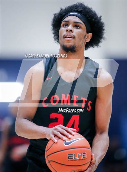 Thumbnail 2 in Fairfax vs Westchester (CIF LACS Open Division Finals) photogallery.