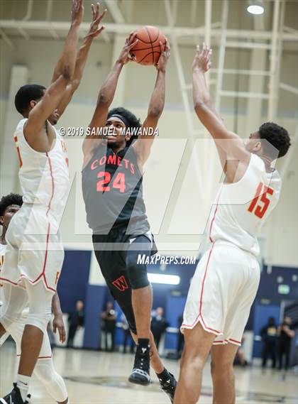 Thumbnail 3 in Fairfax vs Westchester (CIF LACS Open Division Finals) photogallery.
