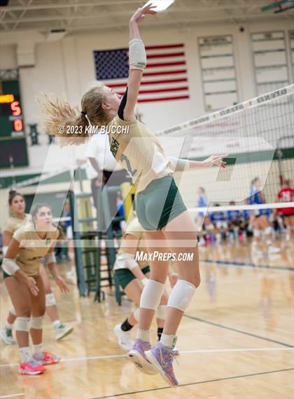 Thumbnail 2 in Groves vs Notre Dame Prep photogallery.