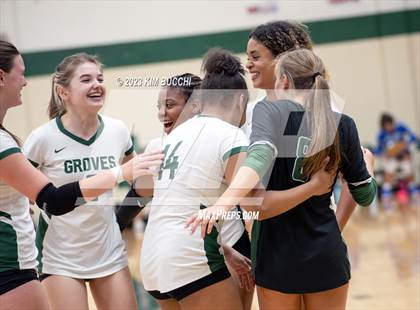 Thumbnail 2 in Groves vs Notre Dame Prep photogallery.