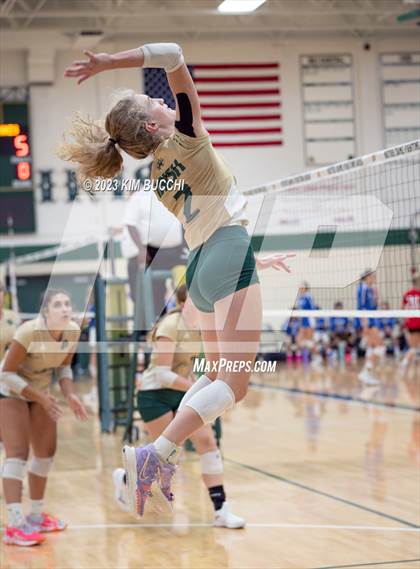 Thumbnail 3 in Groves vs Notre Dame Prep photogallery.
