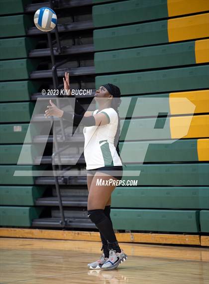 Thumbnail 3 in Groves vs Notre Dame Prep photogallery.