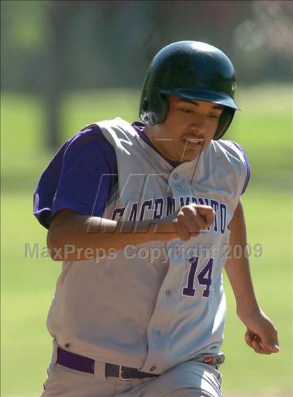 Thumbnail 2 in Laguna Creek vs. Sacramento (Land Park Easter Tournament) photogallery.