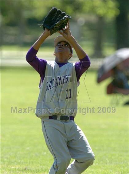 Thumbnail 2 in Laguna Creek vs. Sacramento (Land Park Easter Tournament) photogallery.