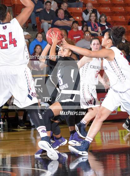 Thumbnail 2 in Modesto Christian vs. Sacramento (CIF SJS D2 Semifinal) photogallery.