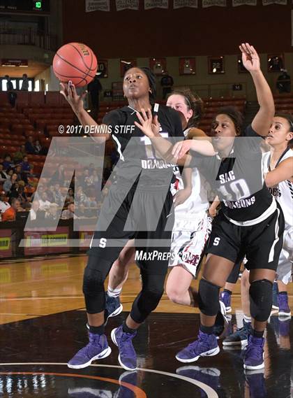 Thumbnail 1 in Modesto Christian vs. Sacramento (CIF SJS D2 Semifinal) photogallery.