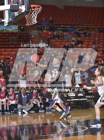 Thumbnail 2 in Modesto Christian vs. Sacramento (CIF SJS D2 Semifinal) photogallery.
