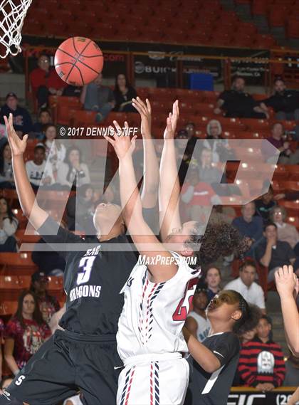 Thumbnail 3 in Modesto Christian vs. Sacramento (CIF SJS D2 Semifinal) photogallery.