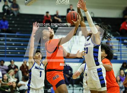 Thumbnail 1 in Blackman @ LaVergne photogallery.