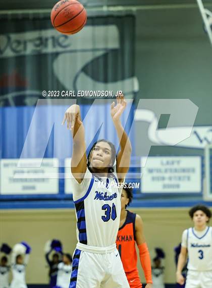 Thumbnail 1 in Blackman @ LaVergne photogallery.