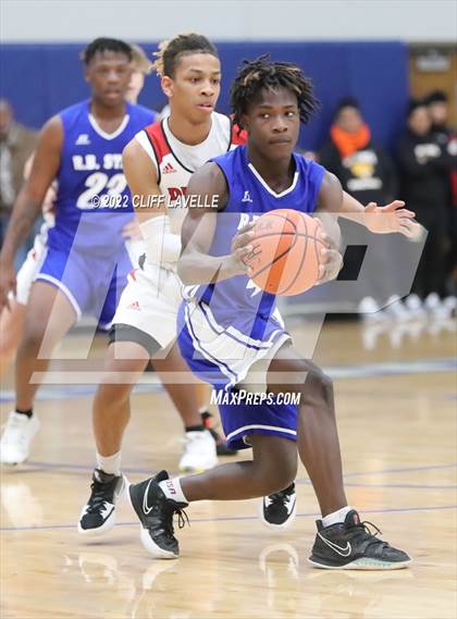 Thumbnail 1 in Stall vs Paul Laurence Dunbar (Lowcountry Roundball Classic) photogallery.