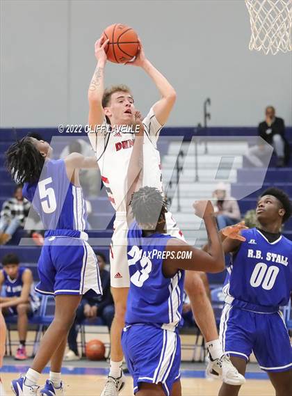 Thumbnail 1 in Stall vs Paul Laurence Dunbar (Lowcountry Roundball Classic) photogallery.