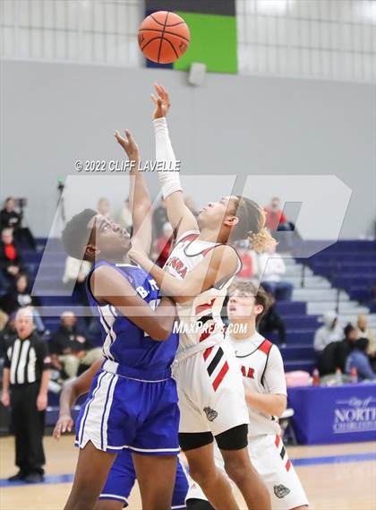 Thumbnail 3 in Stall vs Paul Laurence Dunbar (Lowcountry Roundball Classic) photogallery.