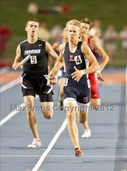 Thumbnail 2 in CIF CS Masters Championships (Boys Track Events) photogallery.