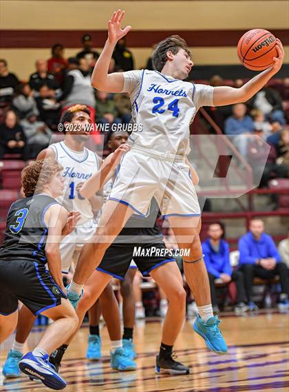 Thumbnail 2 in Hooks vs. Lipan (Holiday Hoops Tournament) photogallery.