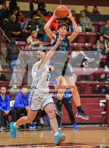 Thumbnail 3 in Hooks vs. Lipan (Holiday Hoops Tournament) photogallery.