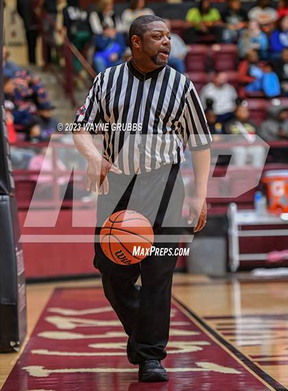 Thumbnail 3 in Hooks vs. Lipan (Holiday Hoops Tournament) photogallery.