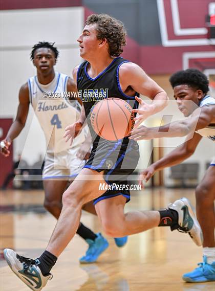 Thumbnail 3 in Hooks vs. Lipan (Holiday Hoops Tournament) photogallery.