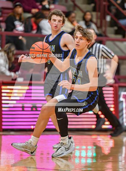 Thumbnail 3 in Hooks vs. Lipan (Holiday Hoops Tournament) photogallery.