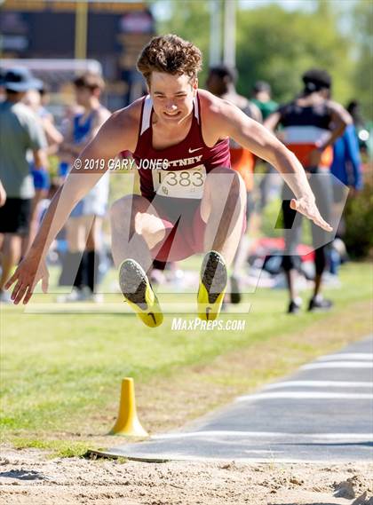 Thumbnail 2 in Del Oro Invitational photogallery.