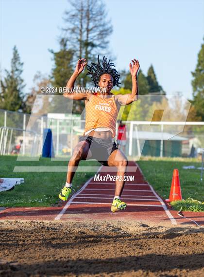Thumbnail 1 in McKay High School Invitational photogallery.