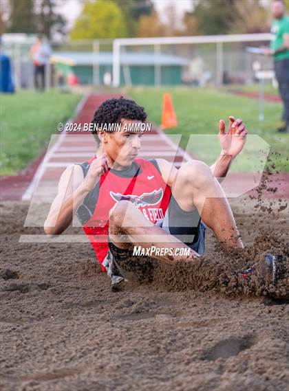 Thumbnail 1 in McKay High School Invitational photogallery.