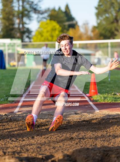 Thumbnail 1 in McKay High School Invitational photogallery.