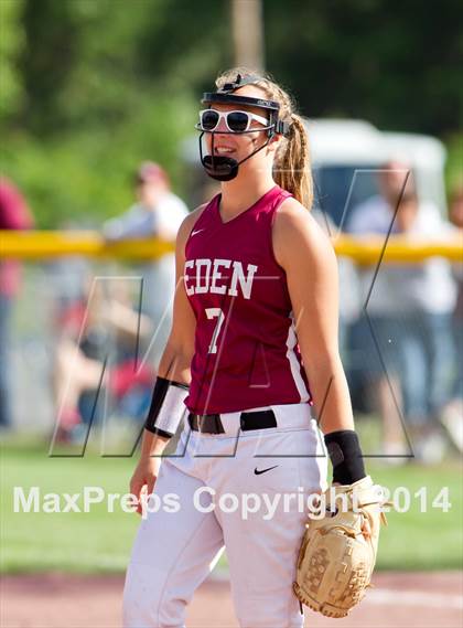 Thumbnail 1 in Solvay vs. Eden (NYSPHSAA Class B Final) photogallery.