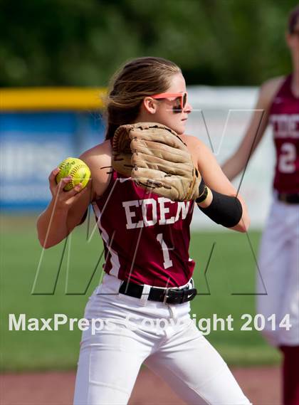 Thumbnail 1 in Solvay vs. Eden (NYSPHSAA Class B Final) photogallery.
