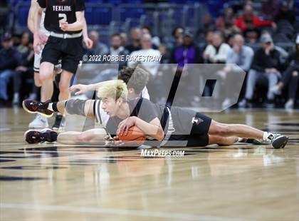 Thumbnail 1 in Graford vs. Texline (UIL 1A State Final) photogallery.