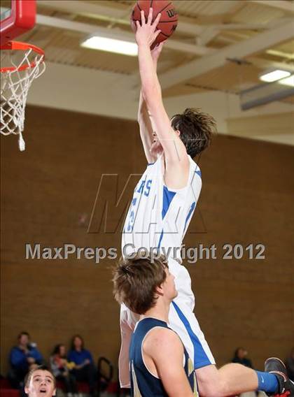 Thumbnail 1 in Nevada Union vs. Capital Christian (Common Good Classic) photogallery.