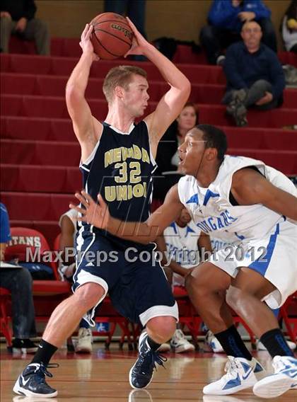 Thumbnail 3 in Nevada Union vs. Capital Christian (Common Good Classic) photogallery.