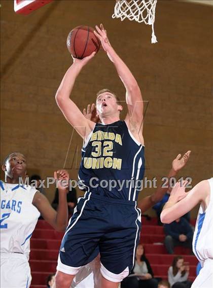 Thumbnail 2 in Nevada Union vs. Capital Christian (Common Good Classic) photogallery.