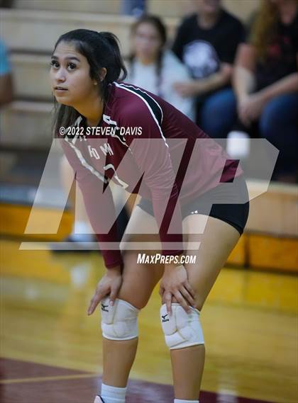 Thumbnail 3 in Notre Dame Prep vs. Red Mountain photogallery.
