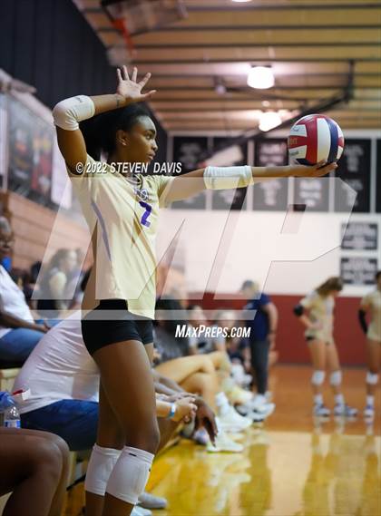 Thumbnail 2 in Notre Dame Prep vs. Red Mountain photogallery.