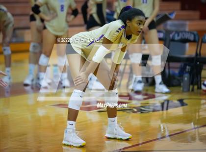 Thumbnail 3 in Notre Dame Prep vs. Red Mountain photogallery.