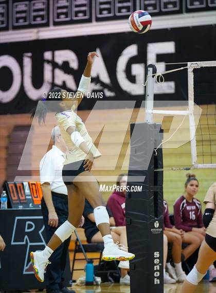Thumbnail 3 in Notre Dame Prep vs. Red Mountain photogallery.