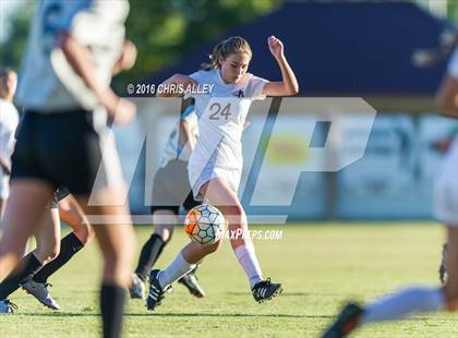 Thumbnail 2 in David Crockett @ Dobyns-Bennett photogallery.