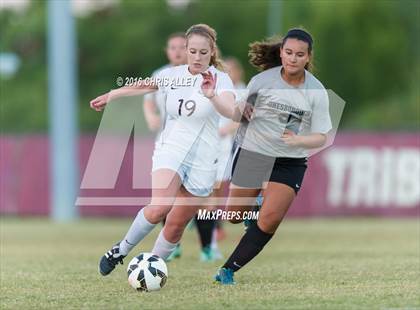 Thumbnail 2 in David Crockett @ Dobyns-Bennett photogallery.