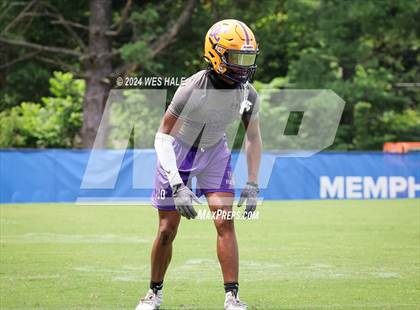 Thumbnail 1 in Cleveland Central vs Desoto Central (U of Memphis 7v7) photogallery.