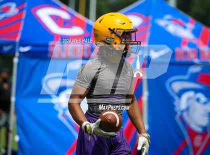 Thumbnail 1 in Cleveland Central vs Desoto Central (U of Memphis 7v7) photogallery.