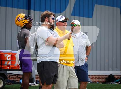 Thumbnail 1 in Cleveland Central vs Desoto Central (U of Memphis 7v7) photogallery.