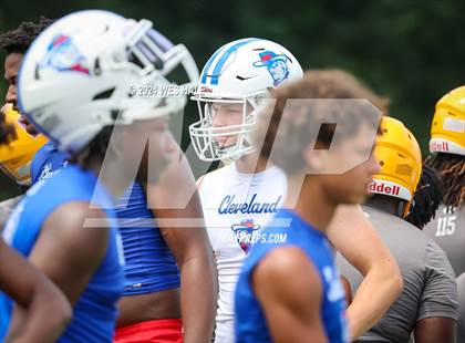 Thumbnail 1 in Cleveland Central vs Desoto Central (U of Memphis 7v7) photogallery.