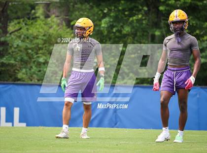 Thumbnail 1 in Cleveland Central vs Desoto Central (U of Memphis 7v7) photogallery.