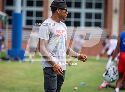 Thumbnail 3 in Cleveland Central vs Desoto Central (U of Memphis 7v7) photogallery.