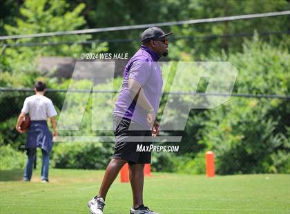 Thumbnail 2 in Cleveland Central vs Desoto Central (U of Memphis 7v7) photogallery.