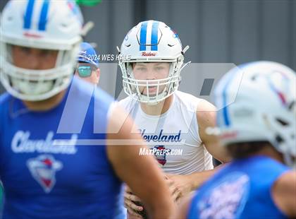 Thumbnail 3 in Cleveland Central vs Desoto Central (U of Memphis 7v7) photogallery.
